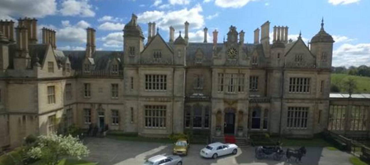 Отель Stoke Rochford Hall Грантем Экстерьер фото